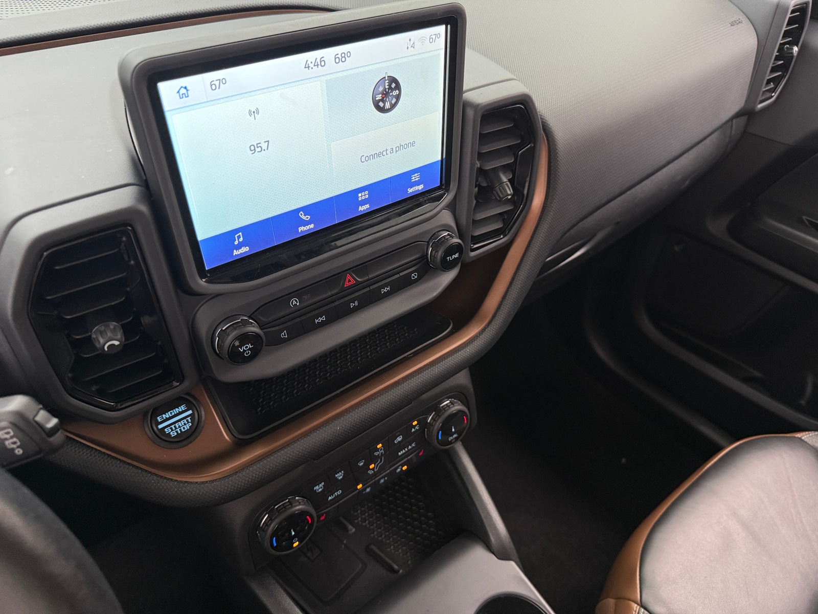 Thumbnail: 2022 Ford Bronco Sport - 3