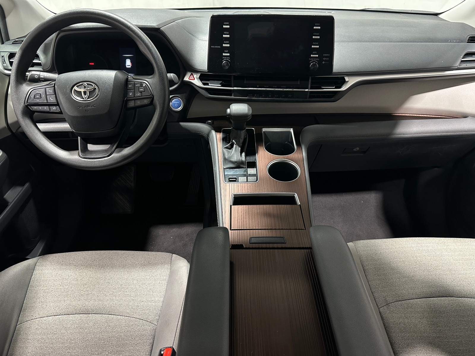 Thumbnail: 2024 Toyota Sienna - 3