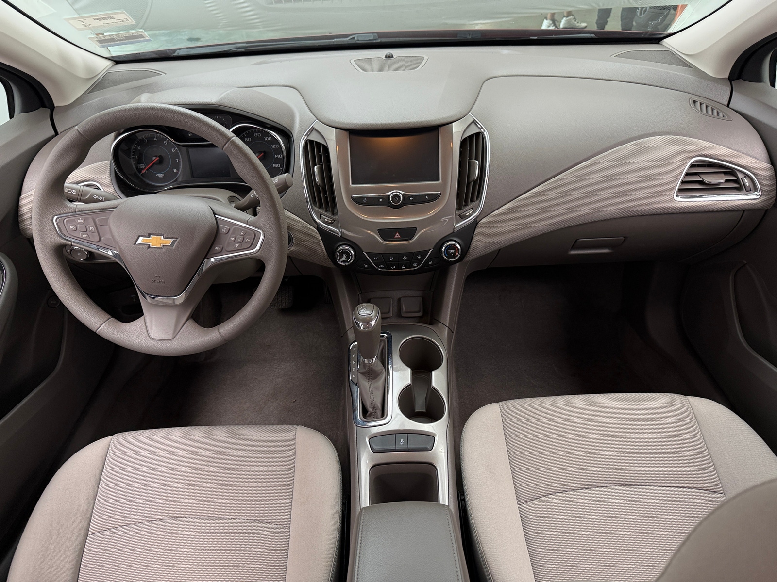 Thumbnail: 2018 Chevrolet Cruze - 3