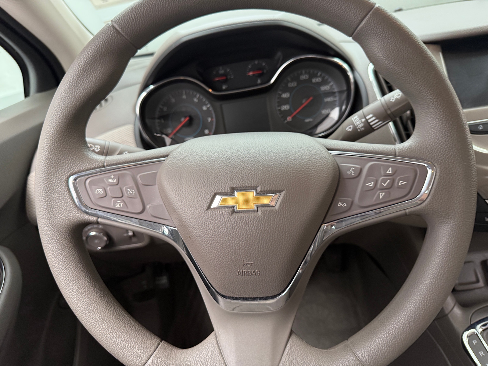 Thumbnail: 2018 Chevrolet Cruze - 5