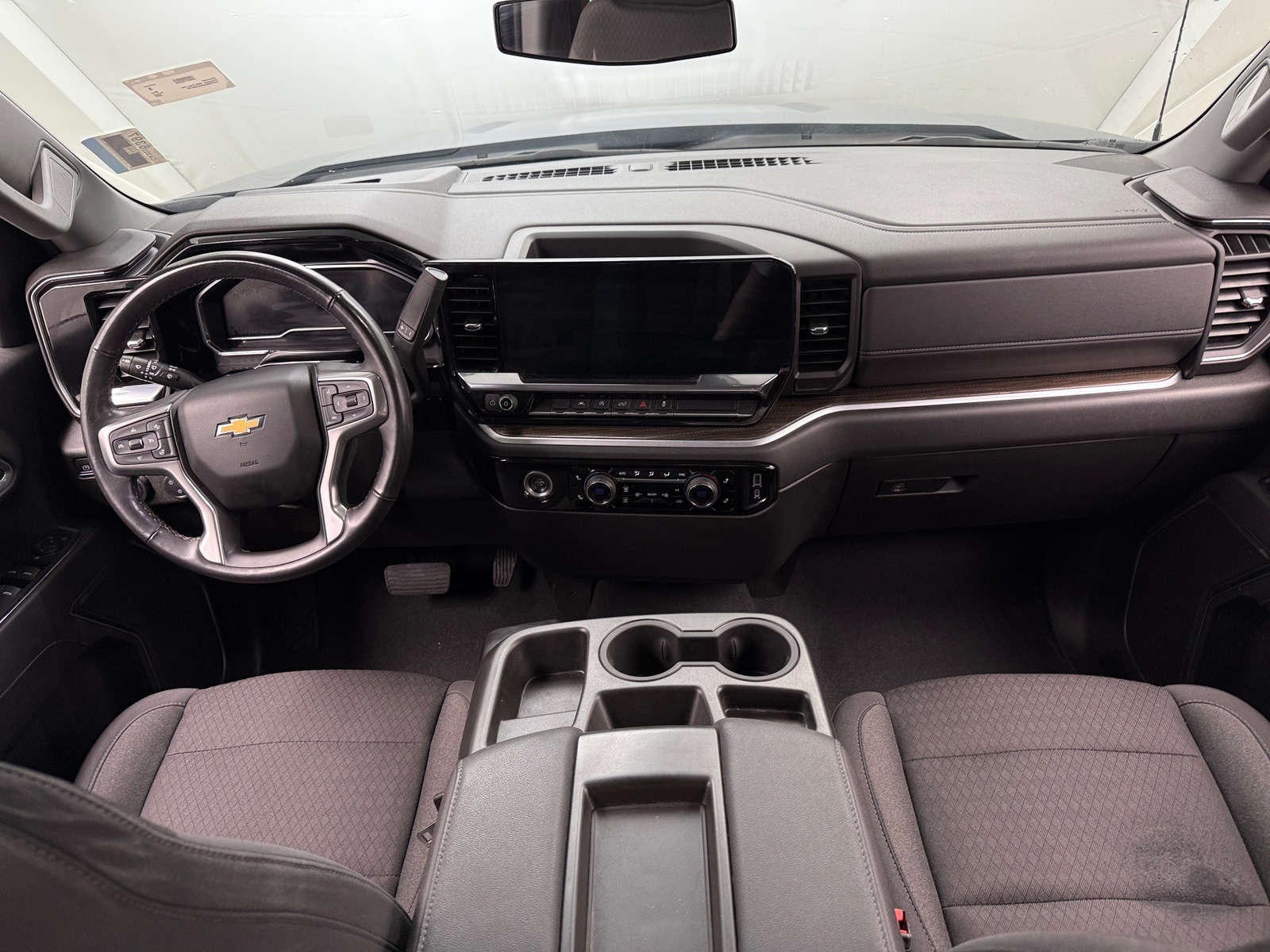 Thumbnail: 2022 Chevrolet Silverado 1500 - 3