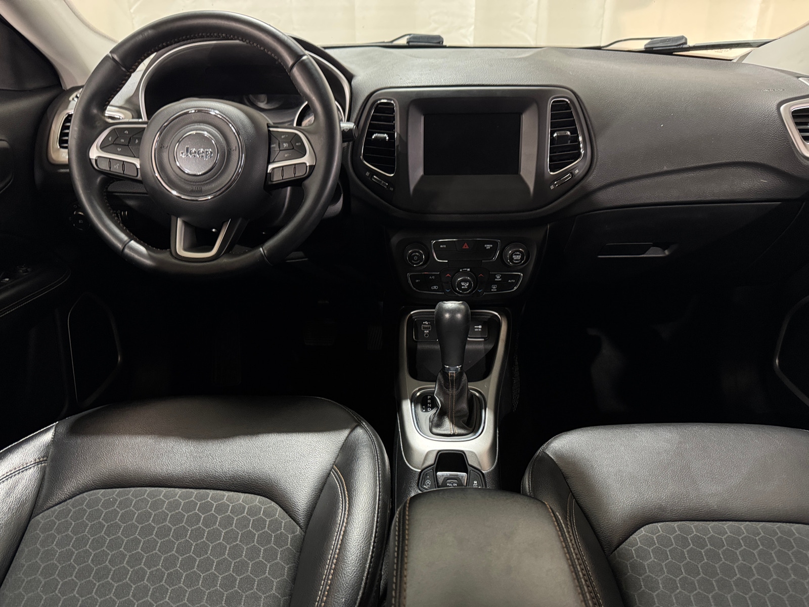 Thumbnail: 2019 Jeep Compass - 3