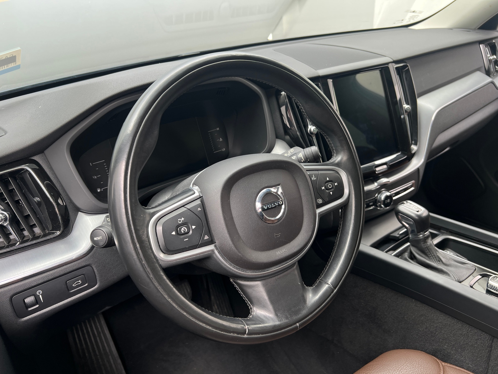 Thumbnail: 2018 Volvo XC60 - 4