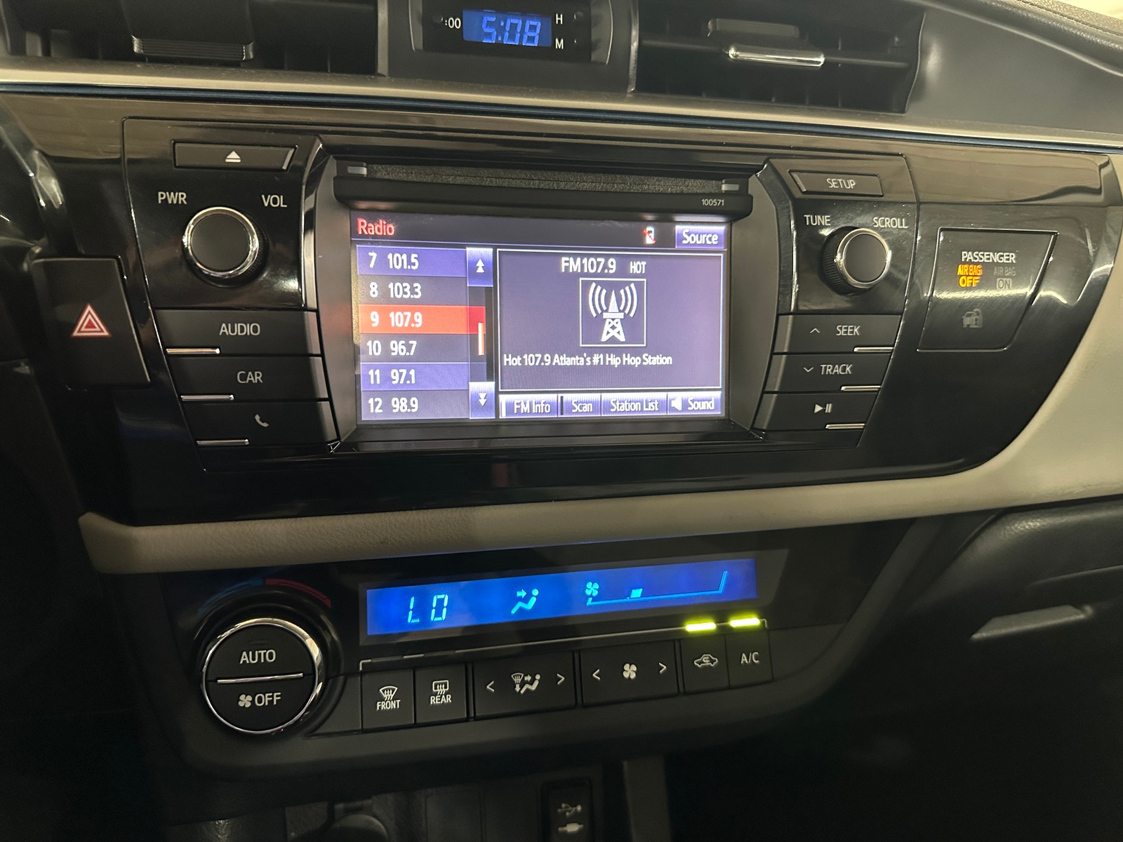 Thumbnail: 2016 Toyota Corolla - 4