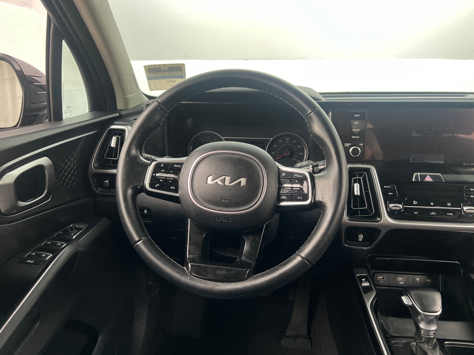 Thumbnail: 2023 Kia Sorento - 4