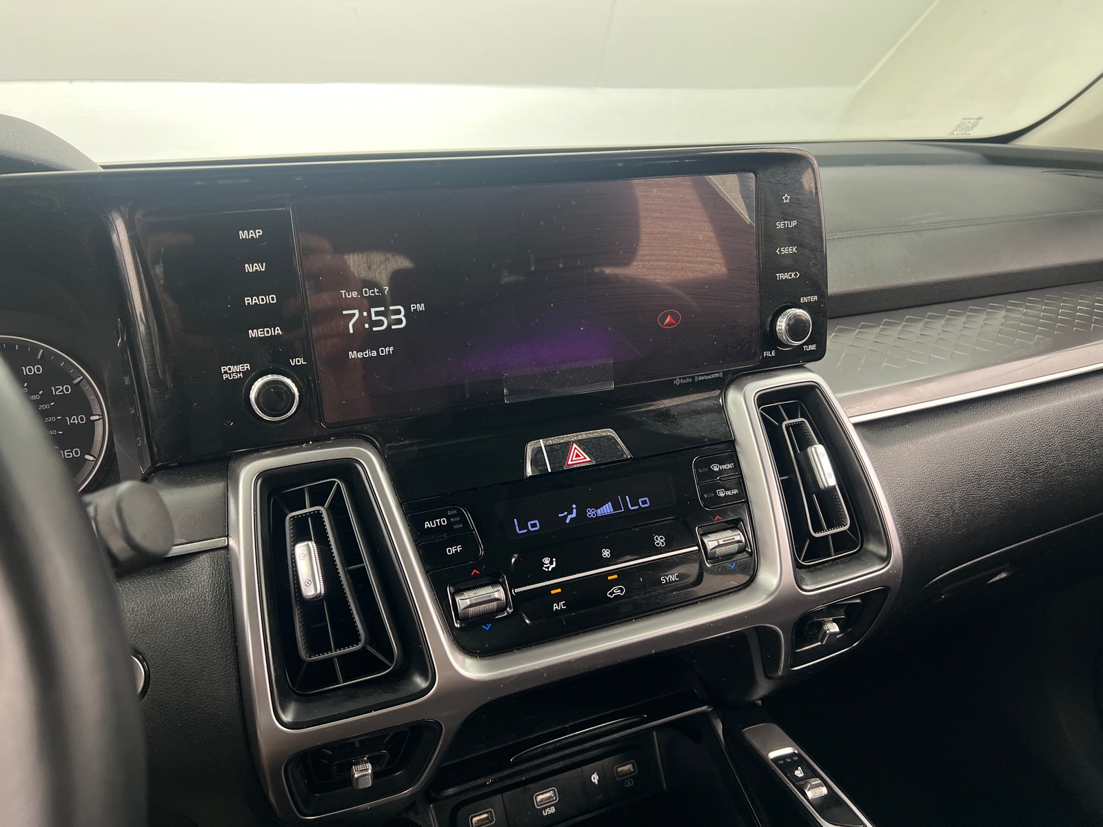Thumbnail: 2023 Kia Sorento - 3