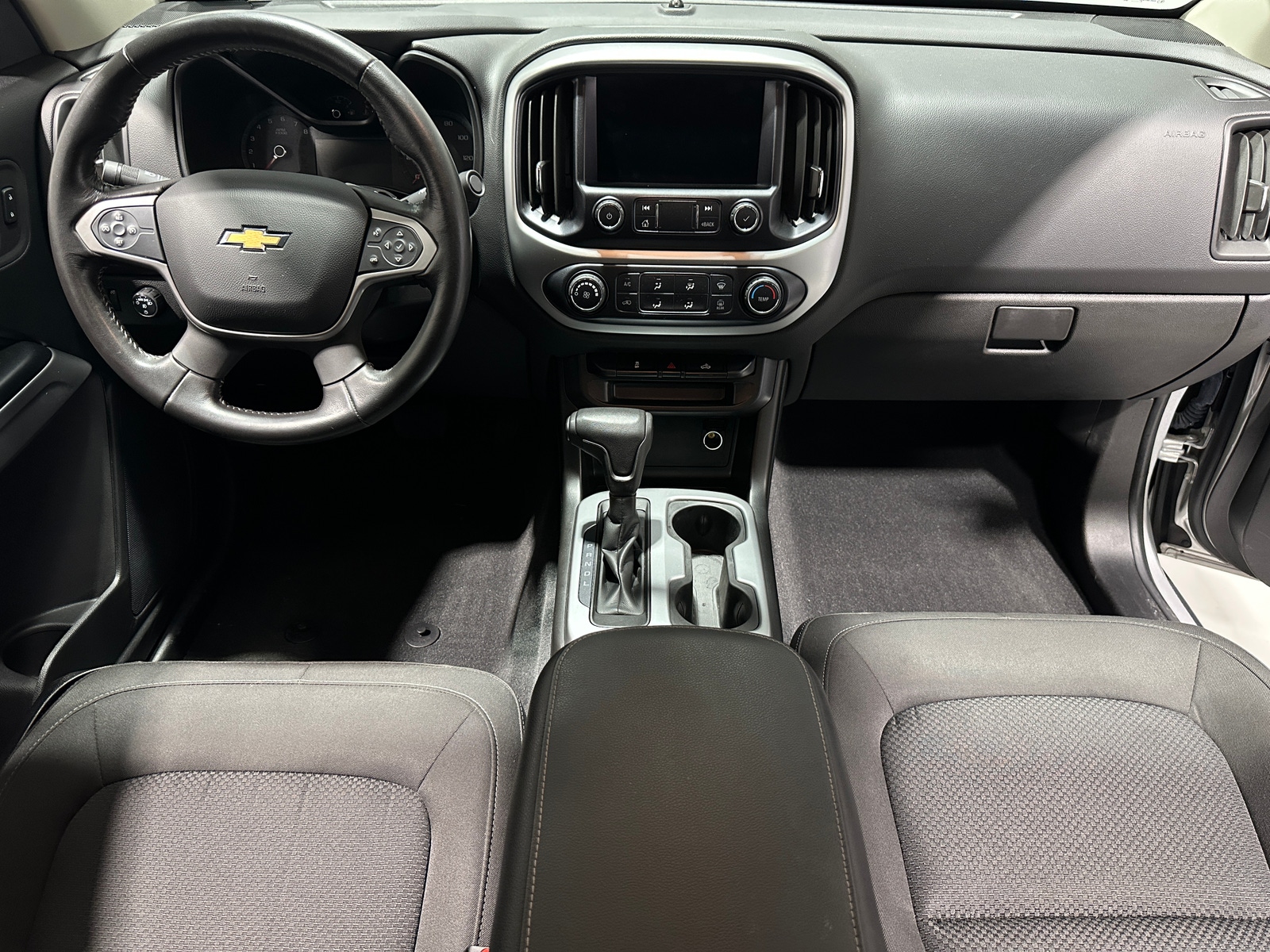 Thumbnail: 2020 Chevrolet Colorado - 3