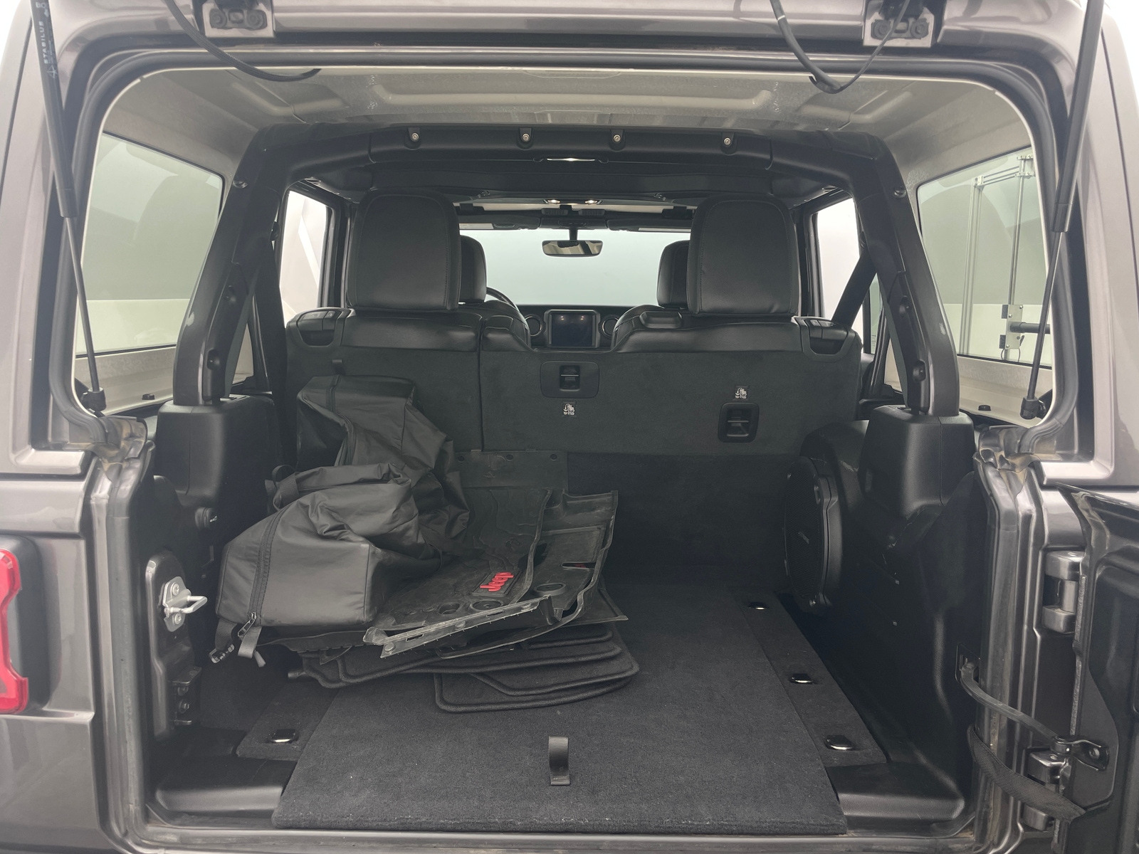 Thumbnail: 2021 Jeep Wrangler - 6