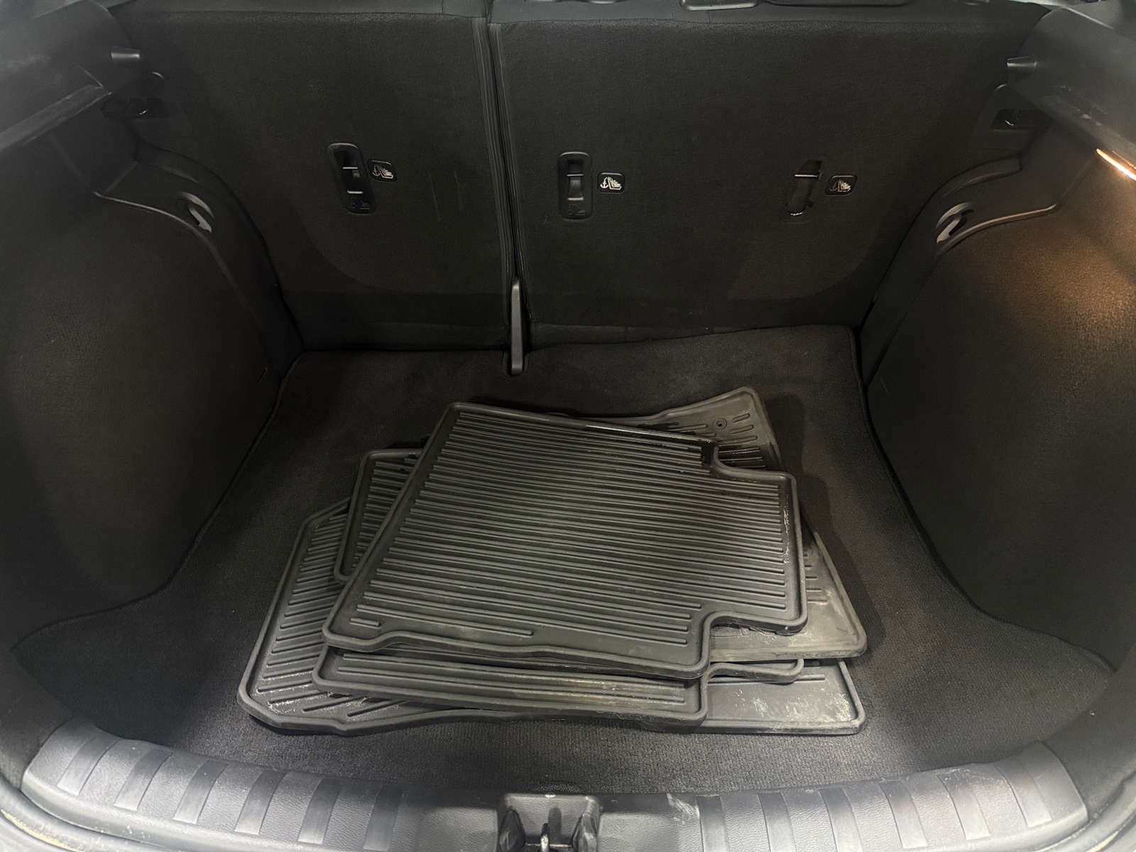 Thumbnail: 2024 Nissan Kicks - 7