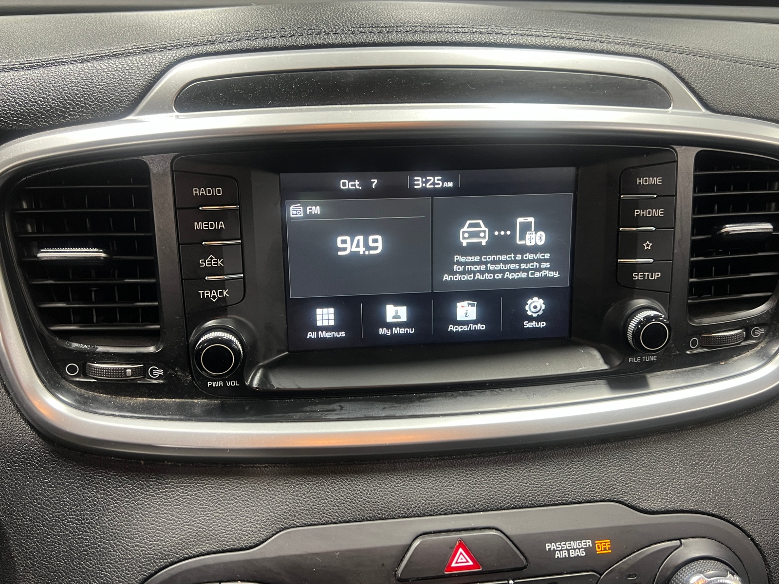 Thumbnail: 2019 Kia Sorento - 4