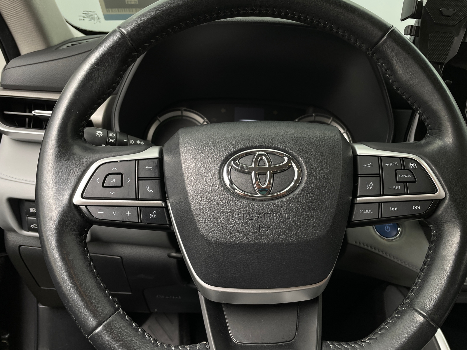 Thumbnail: 2022 Toyota Highlander - 5