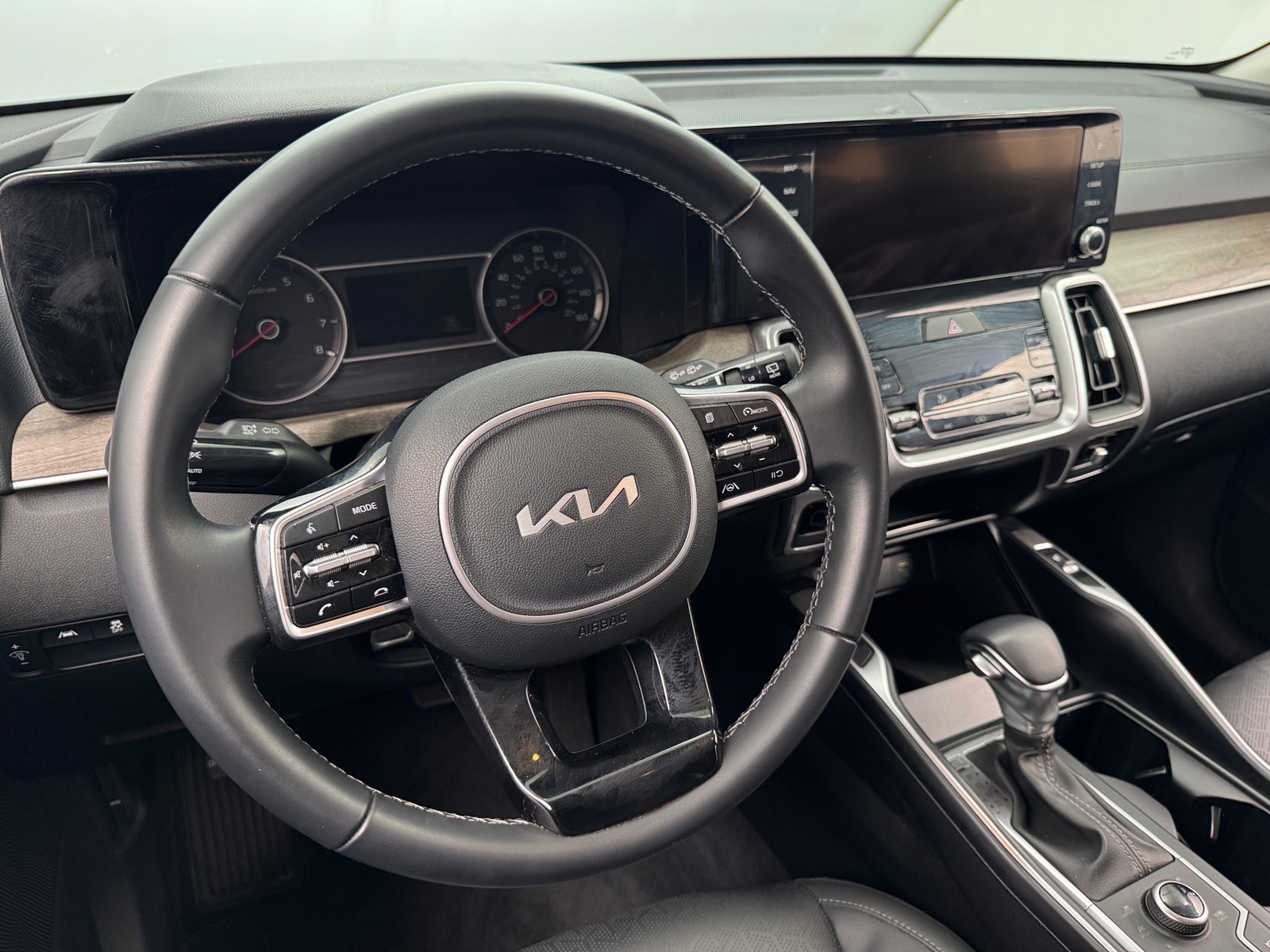 Thumbnail: 2022 Kia Sorento - 4