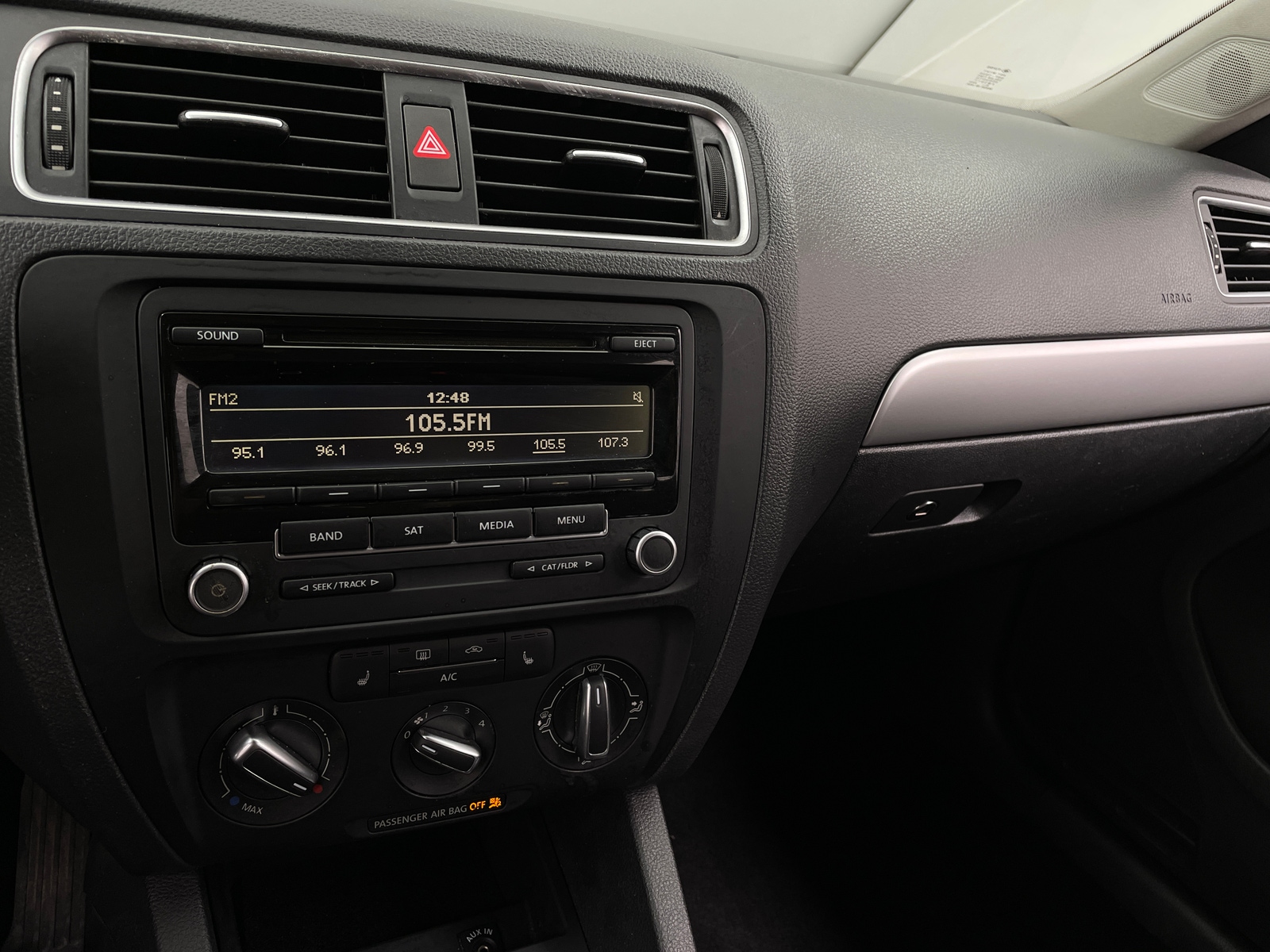 Thumbnail: 2014 Volkswagen Jetta - 4