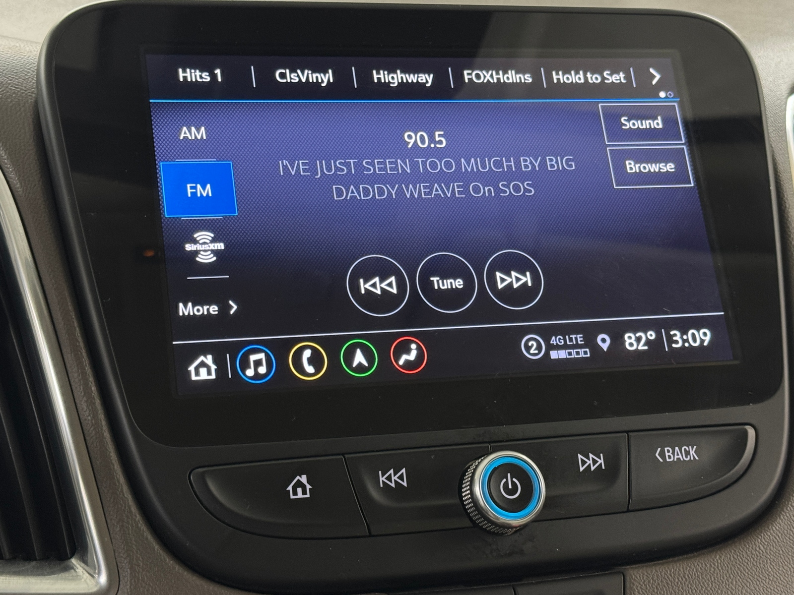 Thumbnail: 2024 Chevrolet Malibu - 3