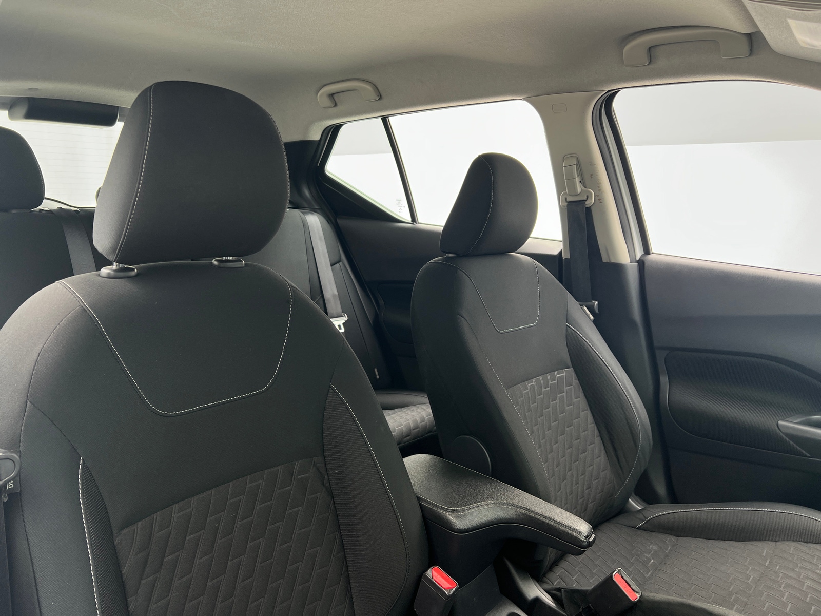 Thumbnail: 2021 Nissan Kicks - 2