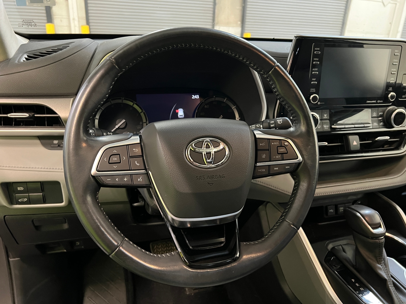 Thumbnail: 2021 Toyota Highlander - 4