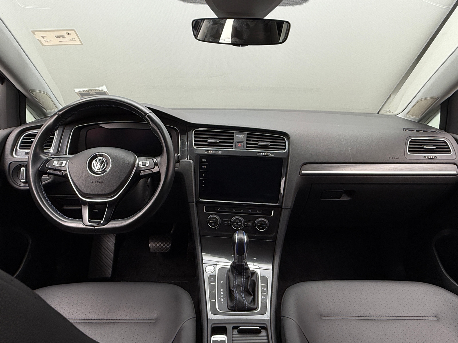 Thumbnail: 2019 Volkswagen e-Golf - 2