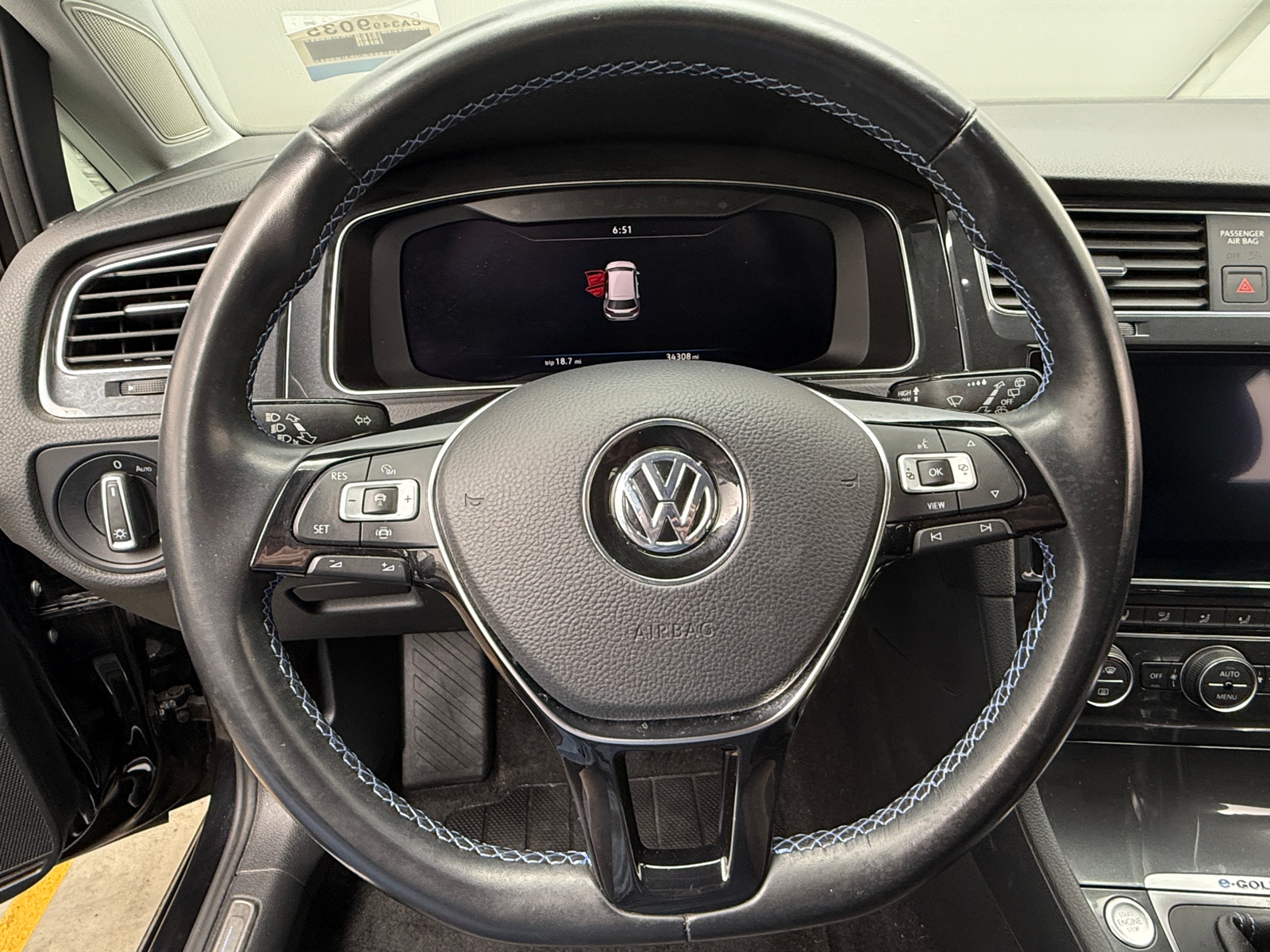 Thumbnail: 2019 Volkswagen e-Golf - 4