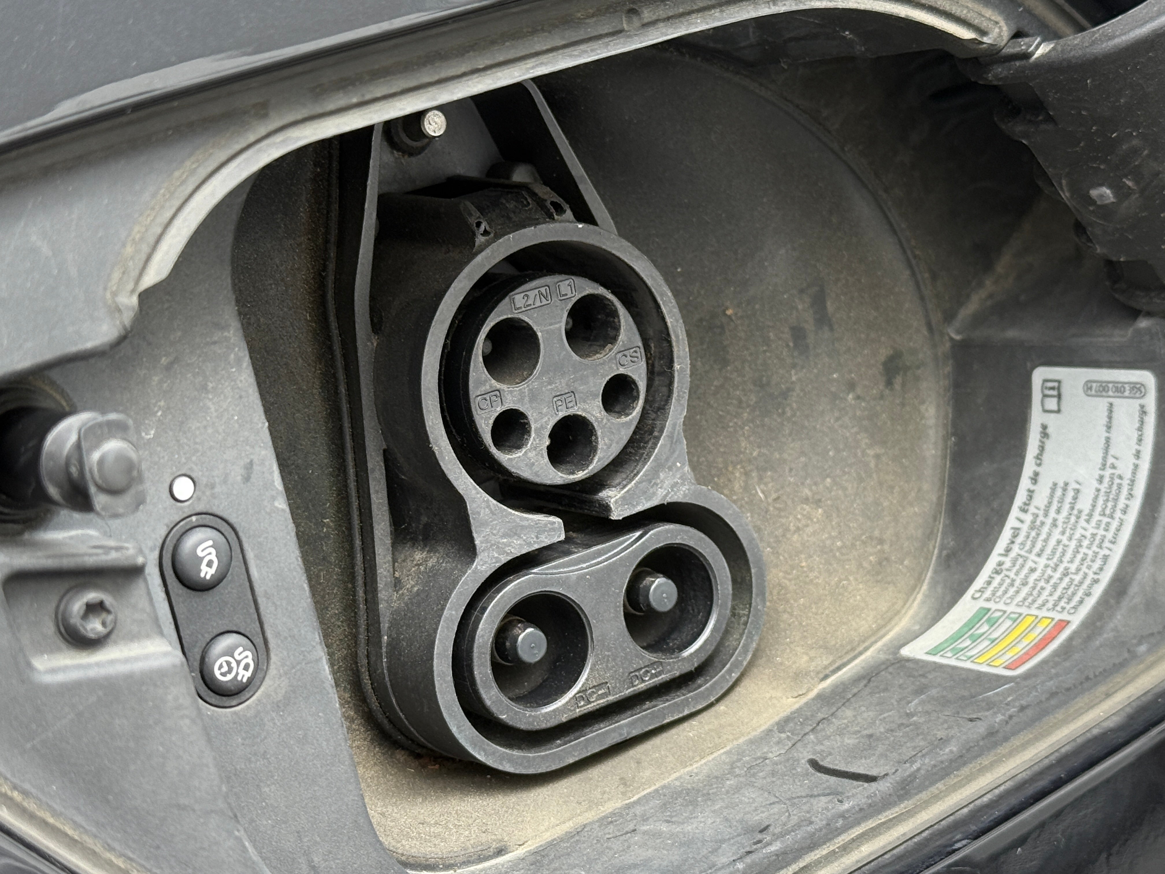 Used 2019 Volkswagen e-Golf e-Golf SEL Premium with VIN WVWPR7AU9KW913886 for sale in Oak Creek, WI