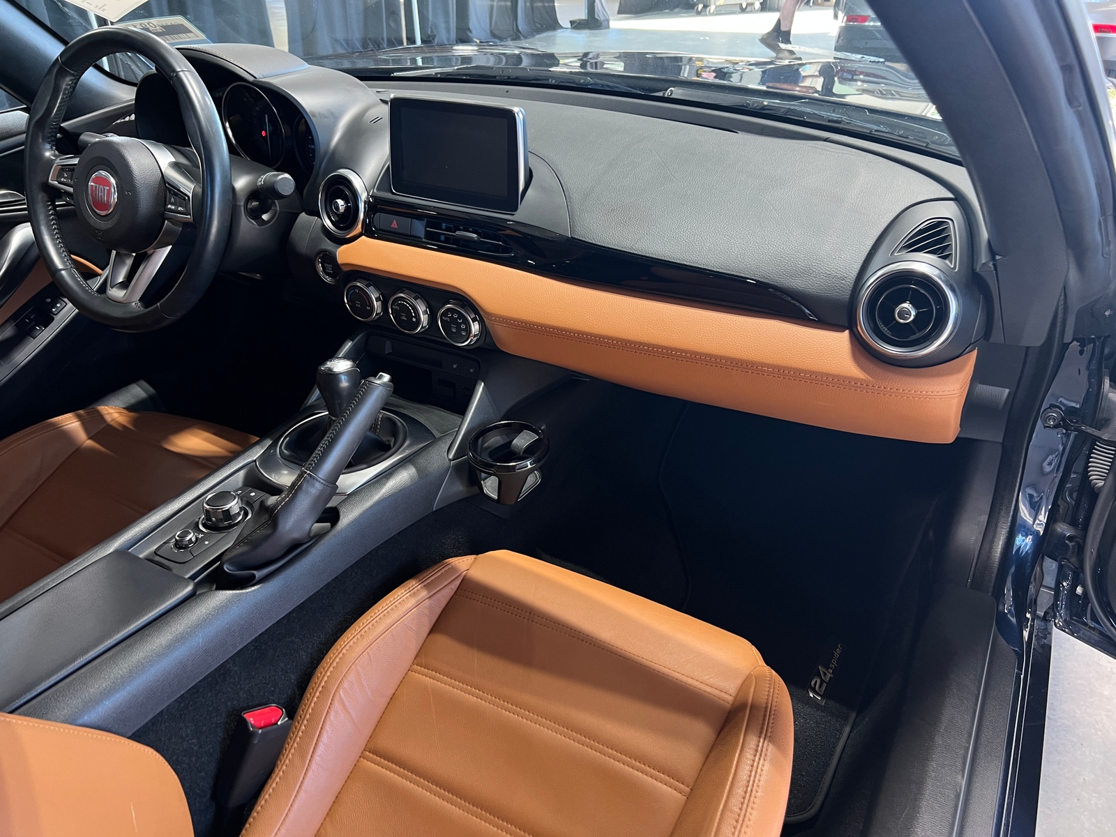 Thumbnail: 2018 Fiat 124 Spider - 2