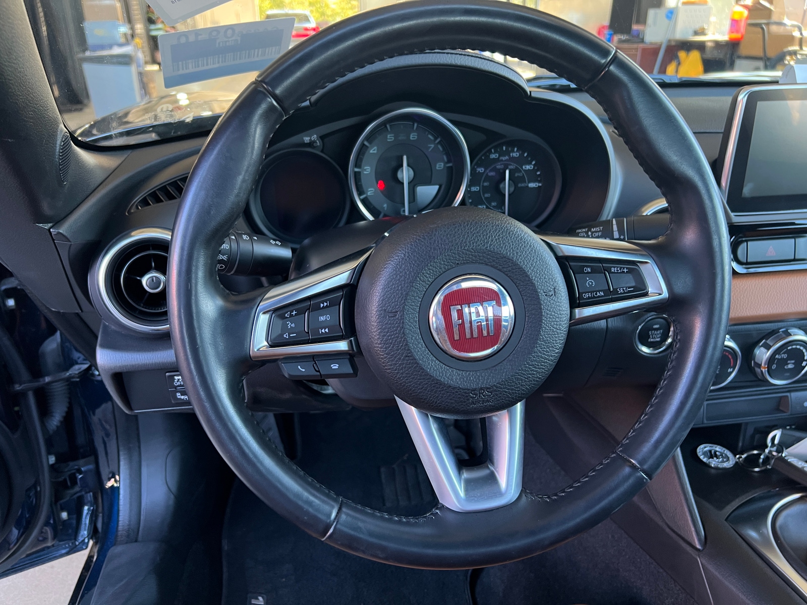 Thumbnail: 2018 Fiat 124 Spider - 4