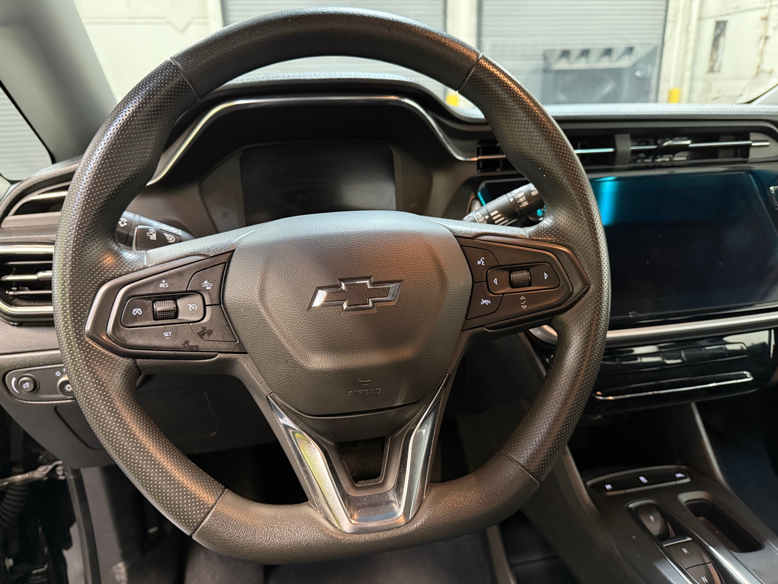 Thumbnail: 2023 Chevrolet Bolt EV - 5