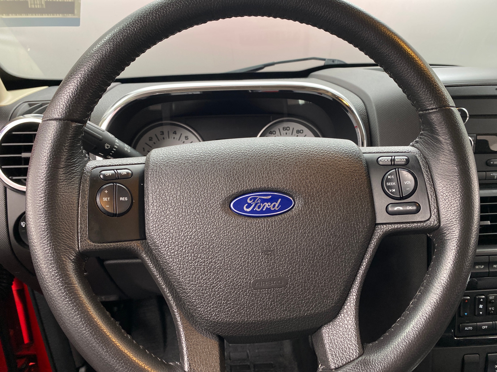Thumbnail: 2010 Ford Explorer Sport Trac - 4