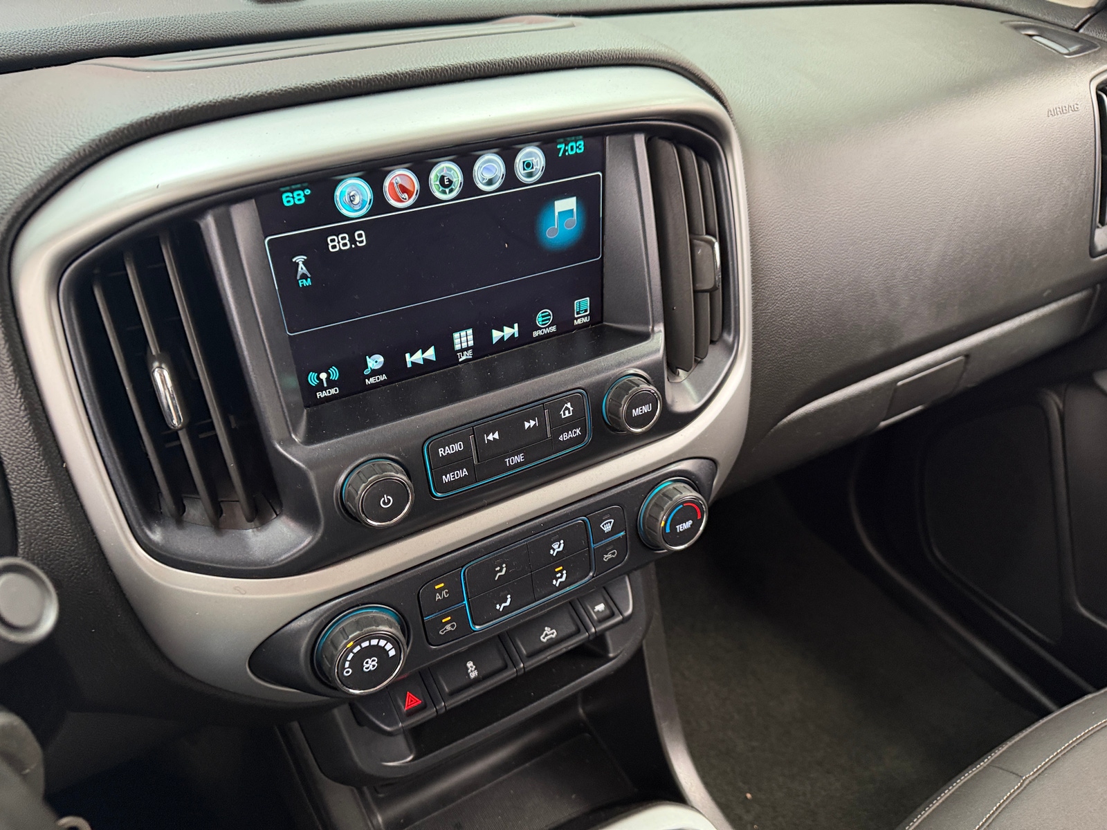 Thumbnail: 2018 Chevrolet Colorado - 4