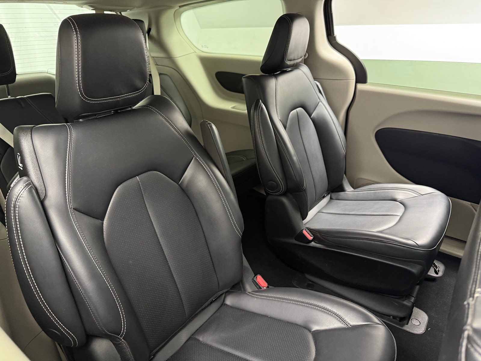 Thumbnail: 2023 Chrysler Pacifica - 5