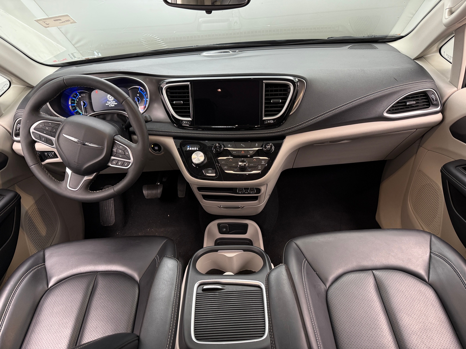 Thumbnail: 2023 Chrysler Pacifica - 2