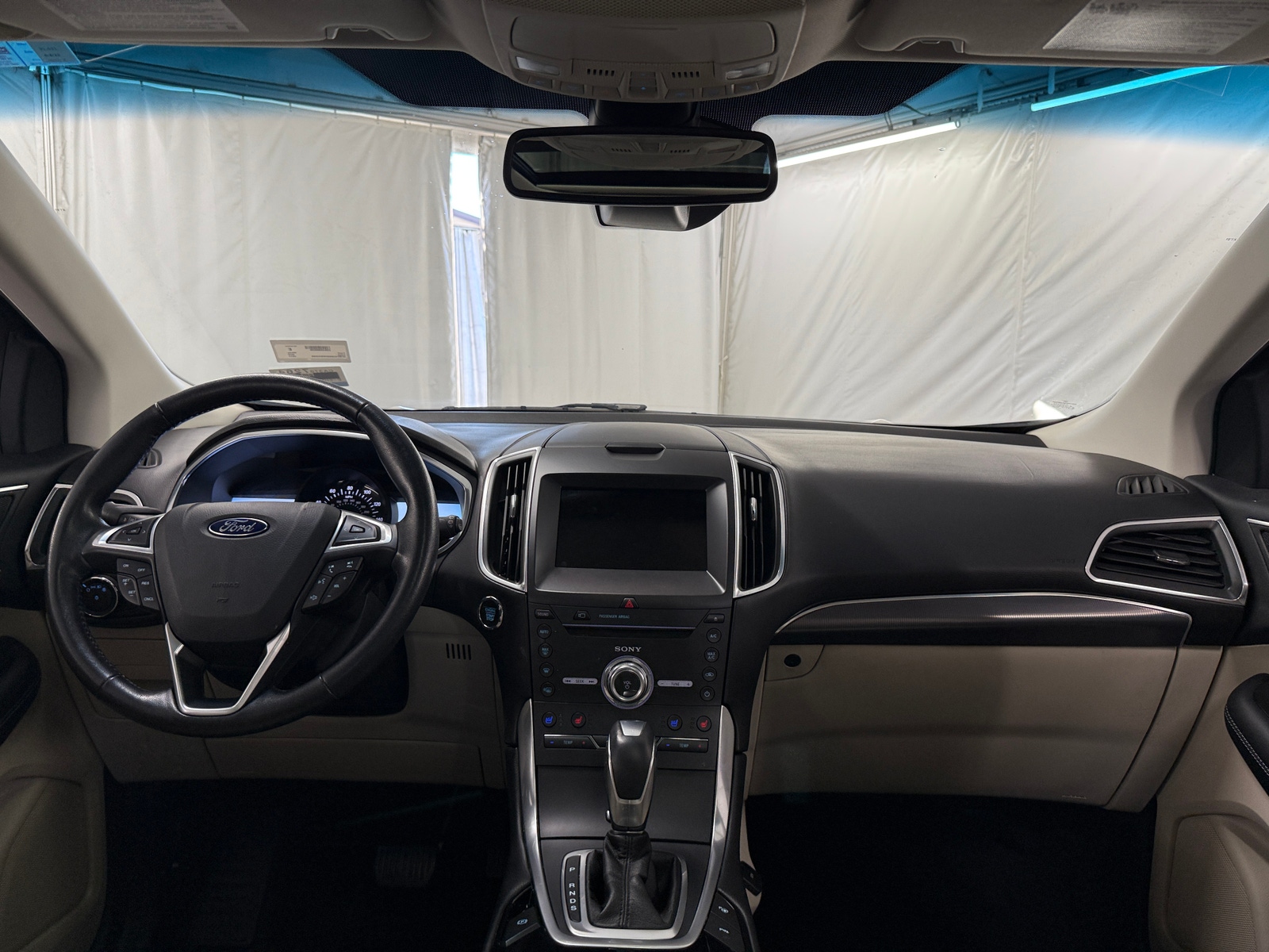 Thumbnail: 2017 Ford Edge - 3