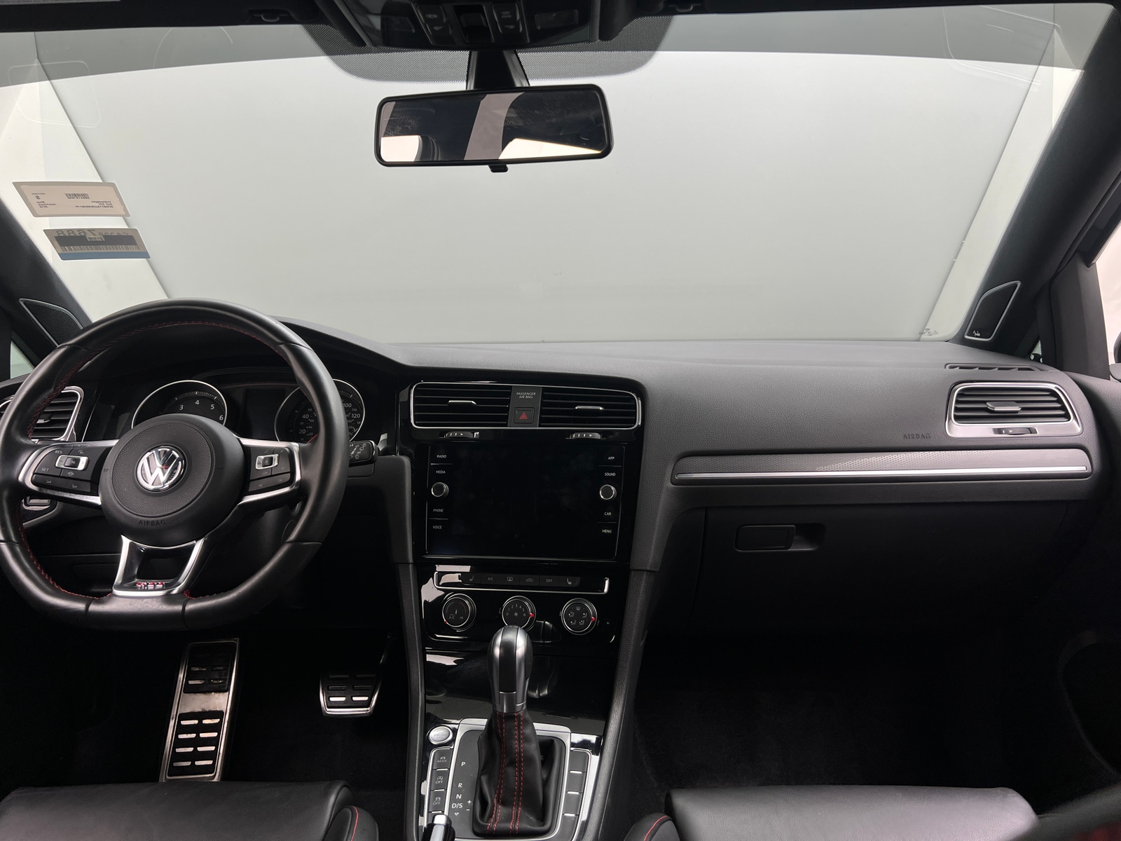 Thumbnail: 2019 Volkswagen Golf - 2