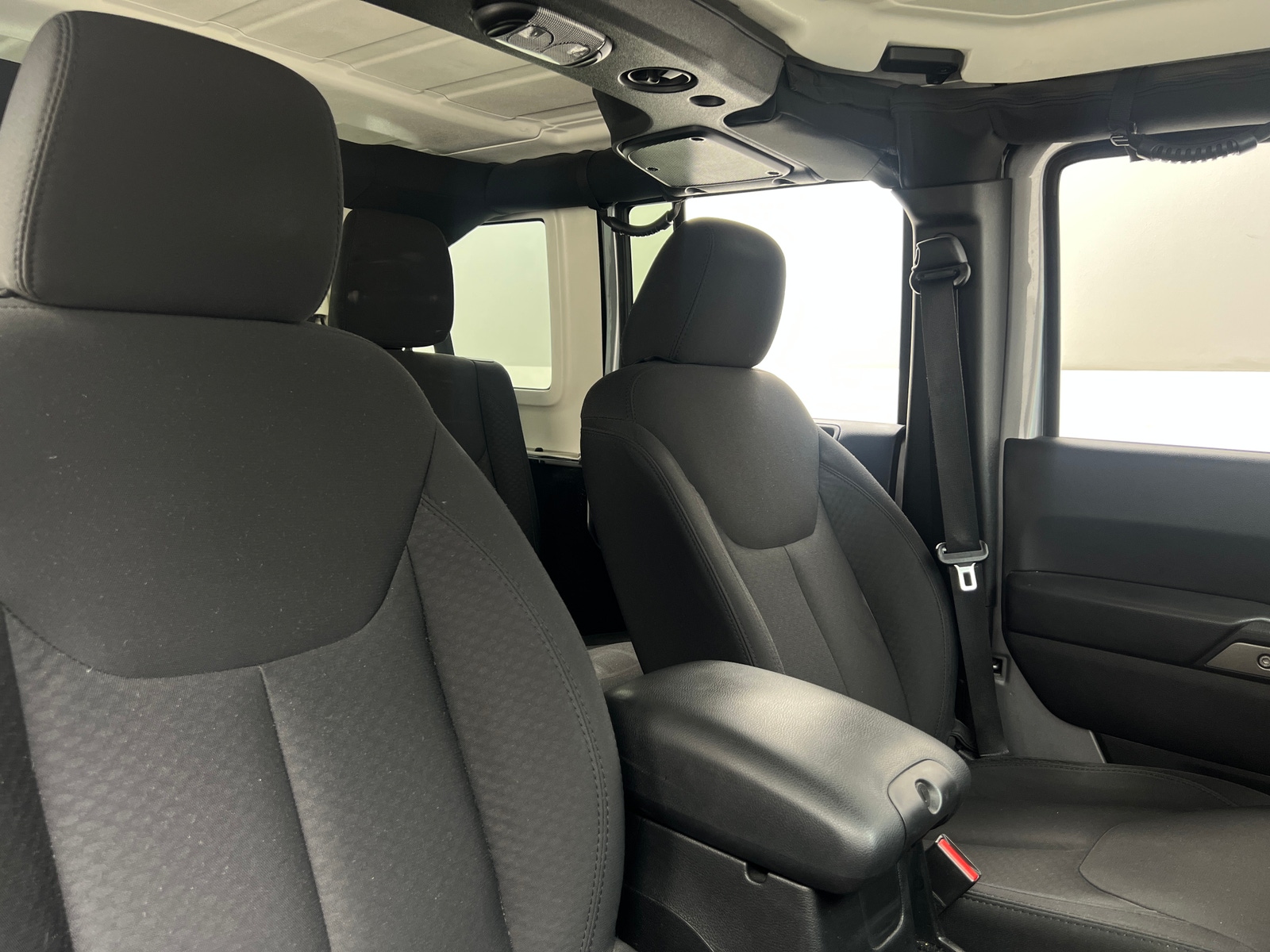 Thumbnail: 2015 Jeep Wrangler - 2