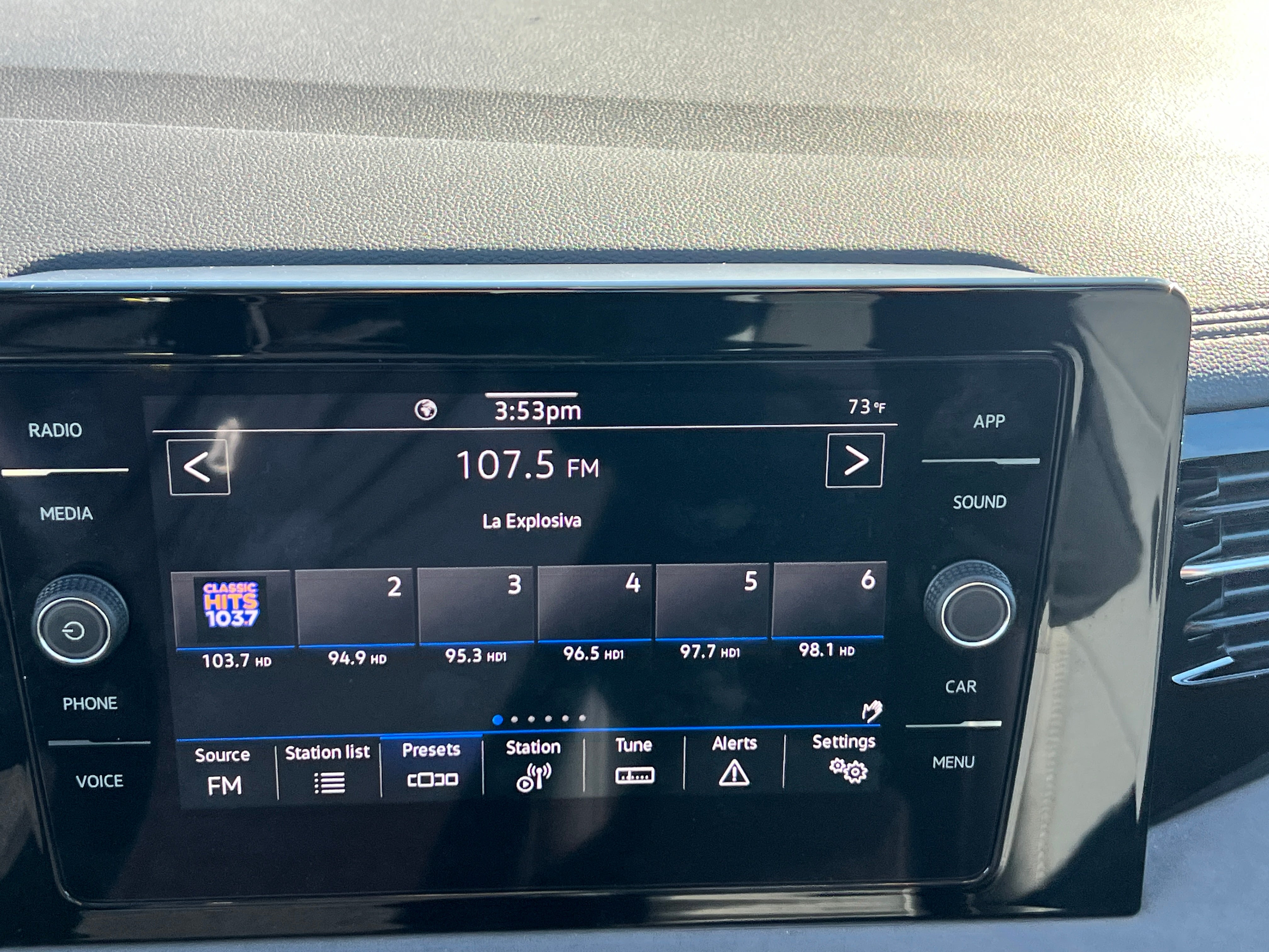 Thumbnail: 2025 Volkswagen Jetta - 3