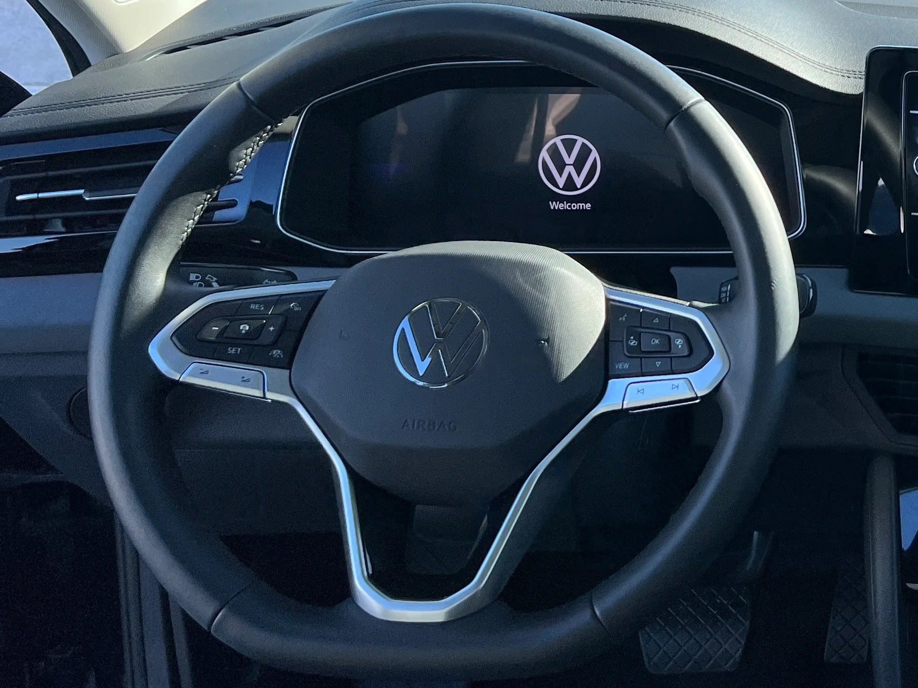 Thumbnail: 2025 Volkswagen Jetta - 4