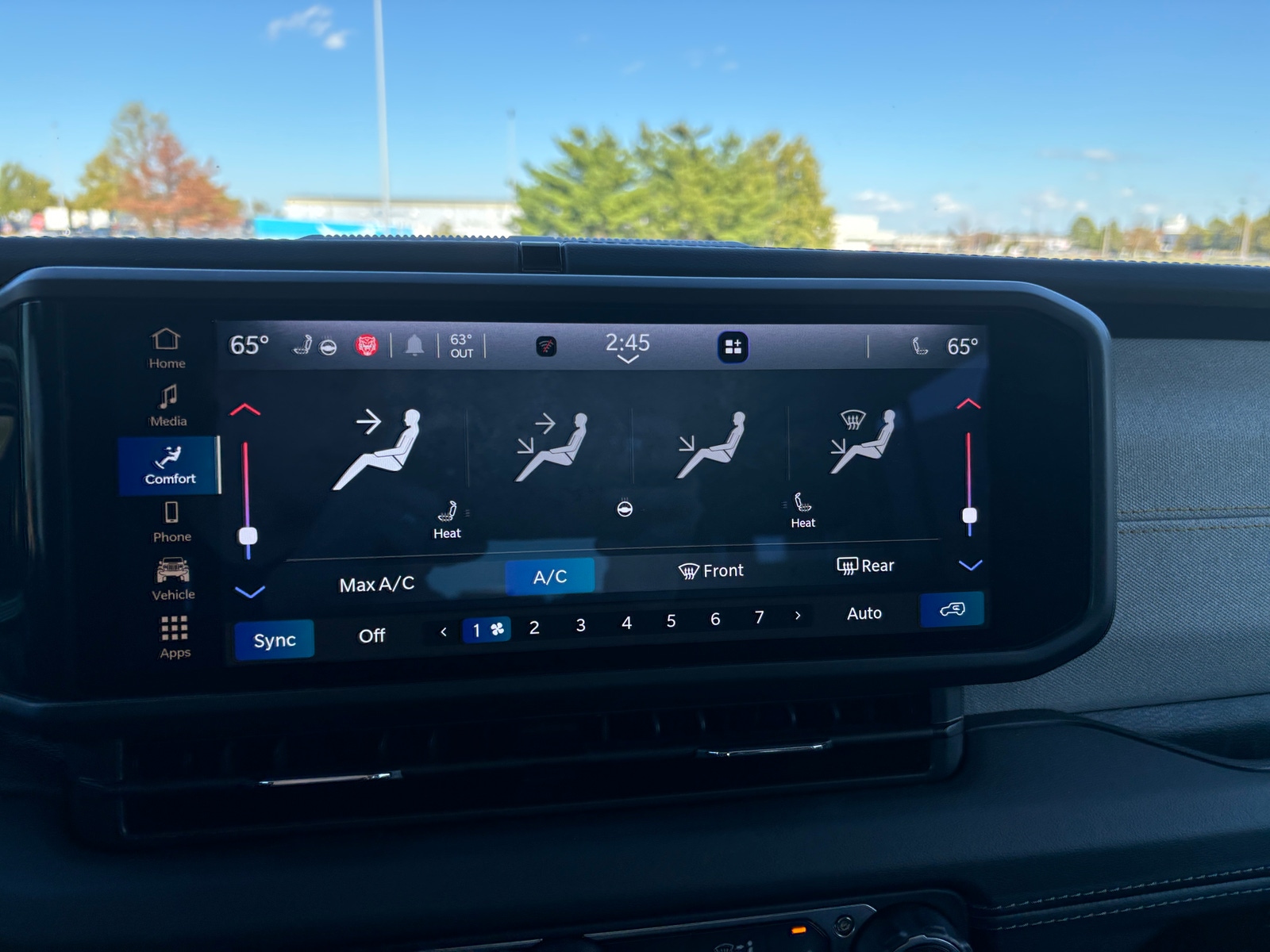 Thumbnail: 2025 Jeep Wrangler - 4