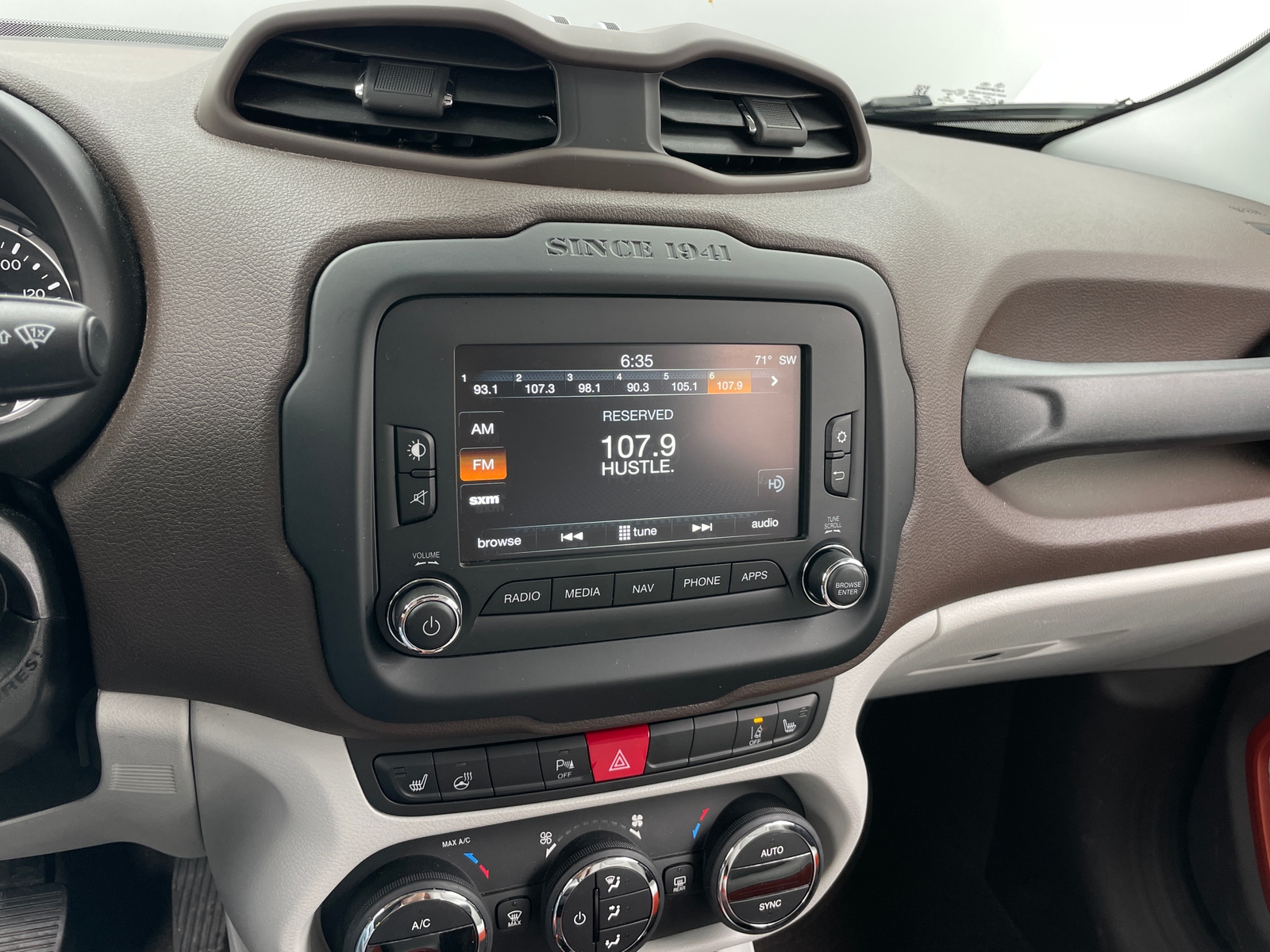 Thumbnail: 2017 Jeep Renegade - 3