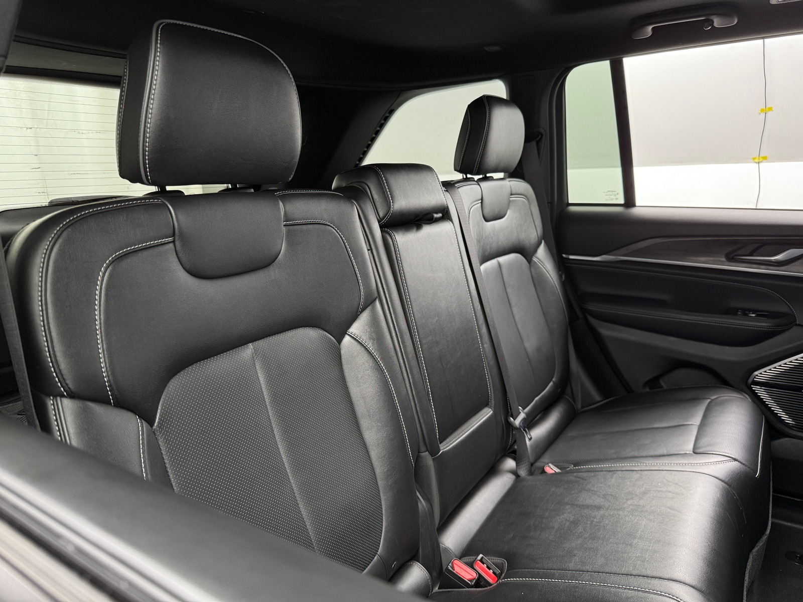 Thumbnail: 2022 Jeep Grand Cherokee - 5