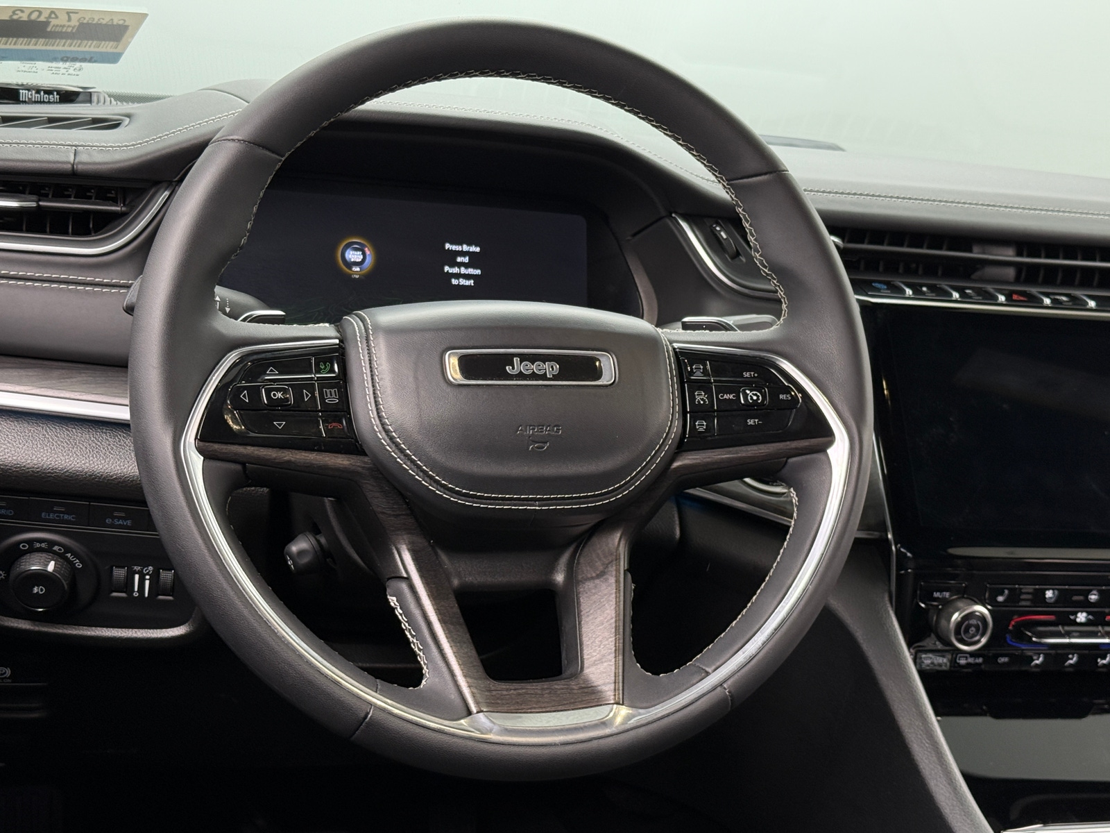 Thumbnail: 2022 Jeep Grand Cherokee - 4