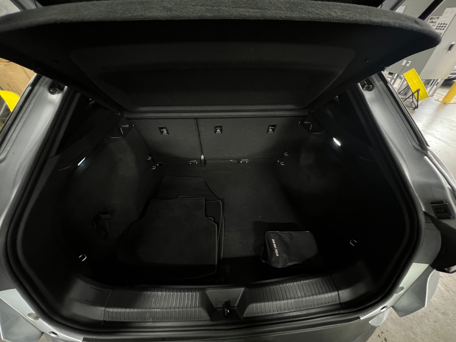 Thumbnail: 2022 Volkswagen ID.4 - 7