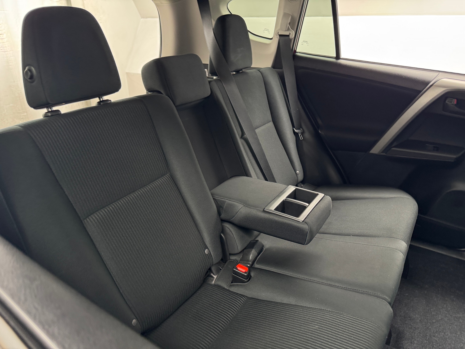 Thumbnail: 2018 Toyota RAV4 - 6