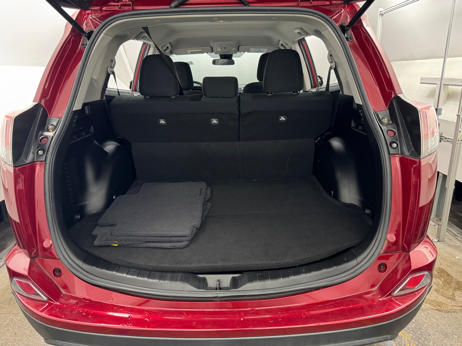 Thumbnail: 2018 Toyota RAV4 - 7
