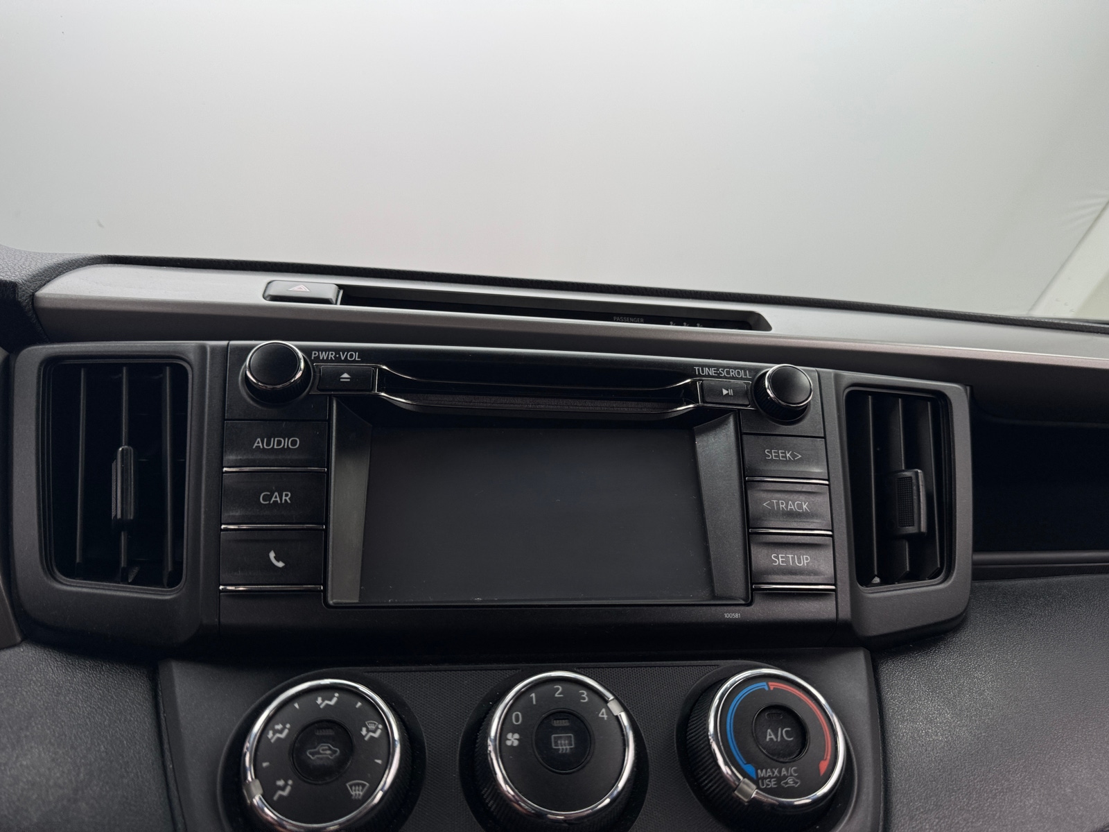 Thumbnail: 2018 Toyota RAV4 - 4