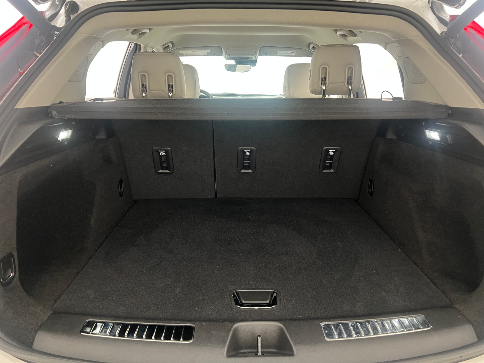 Thumbnail: 2022 Cadillac XT4 - 6