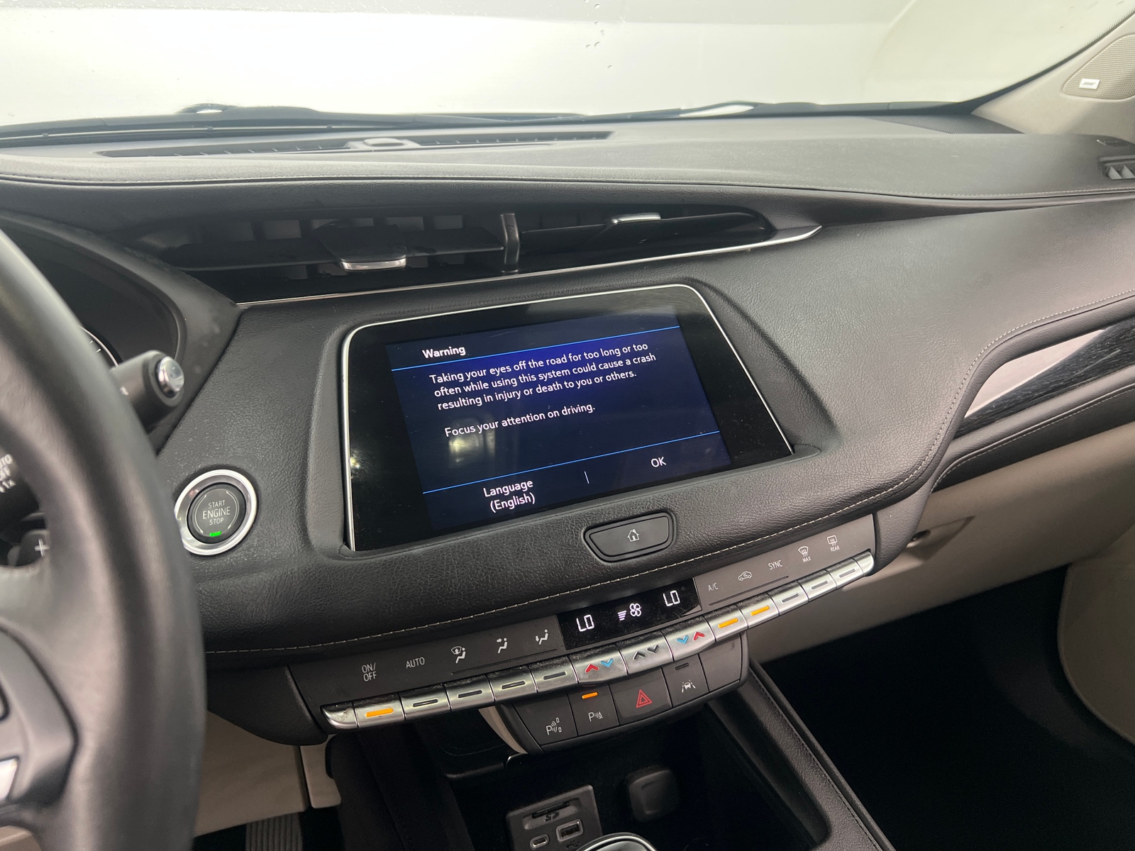 Thumbnail: 2022 Cadillac XT4 - 3