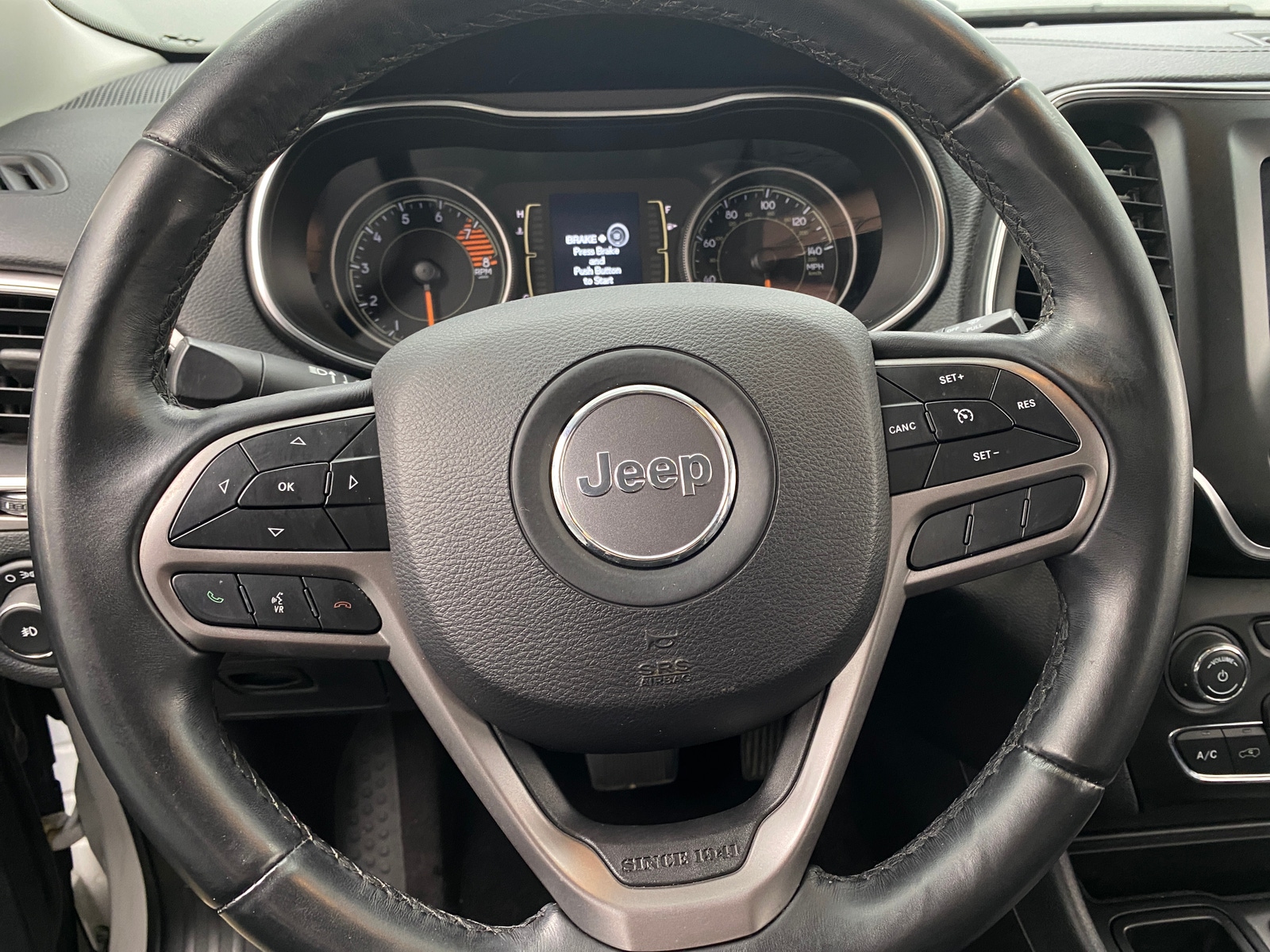 Thumbnail: 2019 Jeep Cherokee - 5