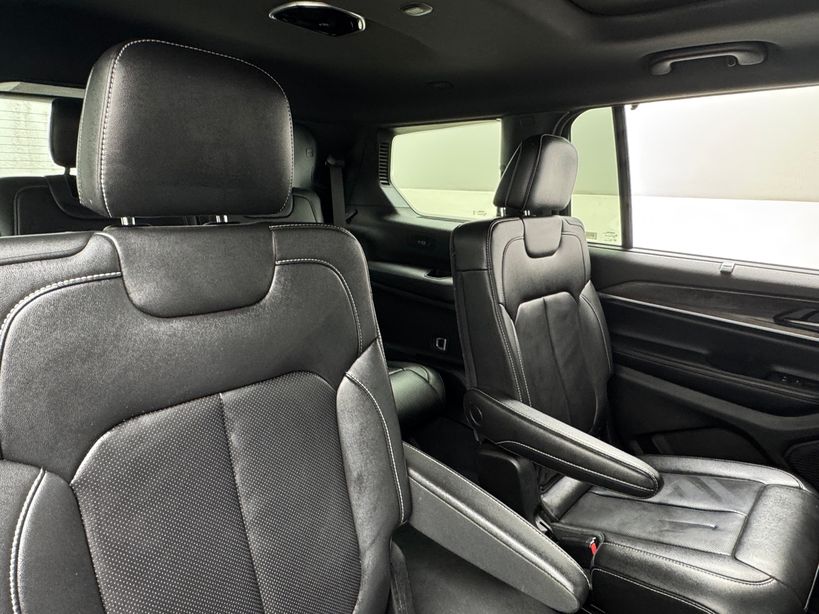 Thumbnail: 2024 Jeep Grand Cherokee L - 5