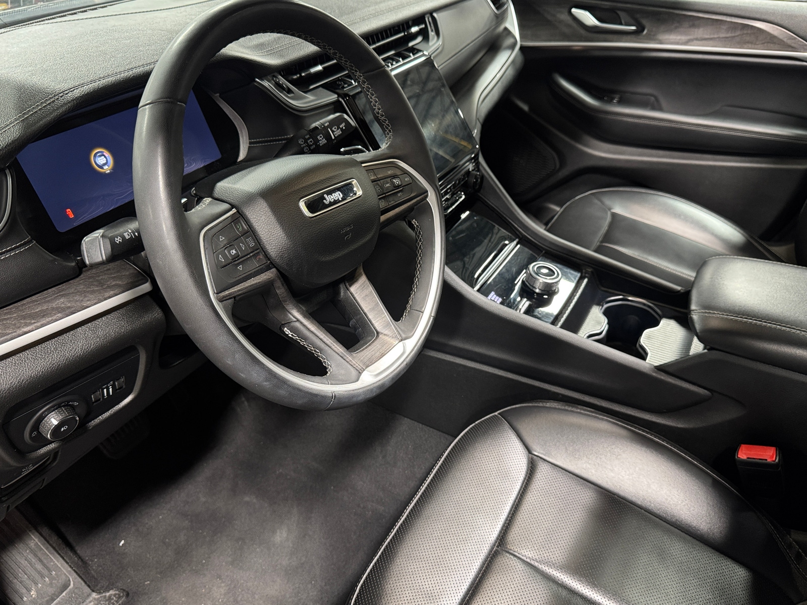 Thumbnail: 2024 Jeep Grand Cherokee L - 4