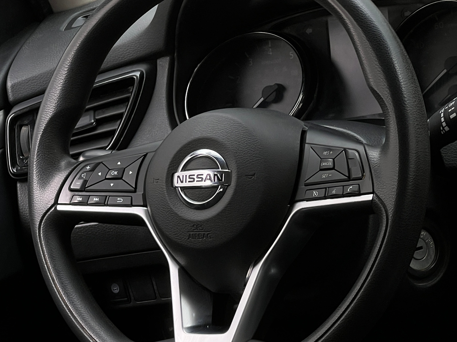 Thumbnail: 2021 Nissan Rogue Sport - 5