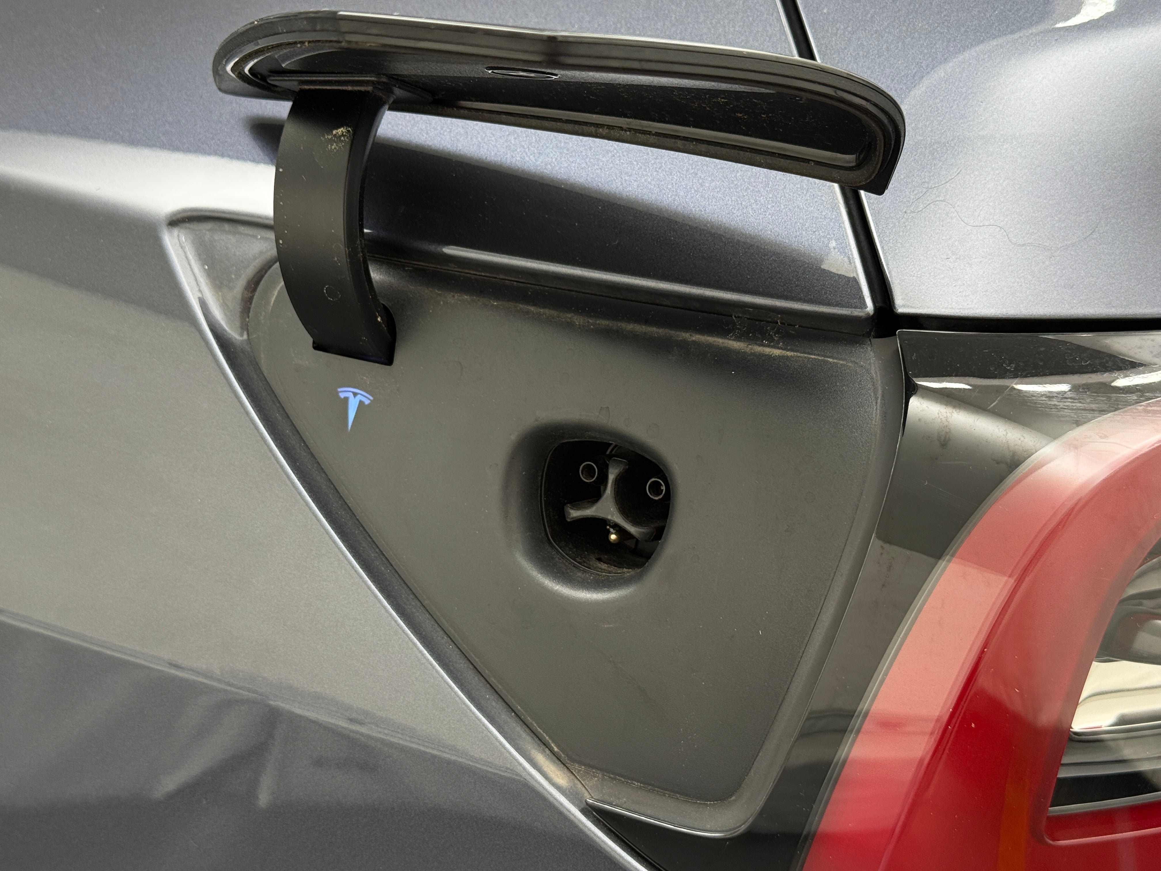 Used 2023 Tesla Model Y Long Range with VIN 7SAYGDEE6PA035471 for sale in Oak Creek, WI